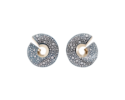 Aretes de clip de oro blanco y diamantes