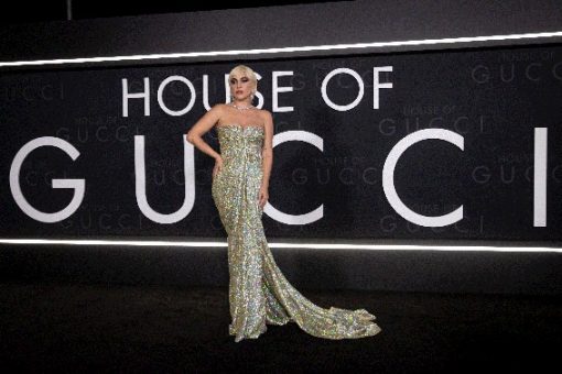 Lady Gaga usando joyas Messika en la premier House of Gucci