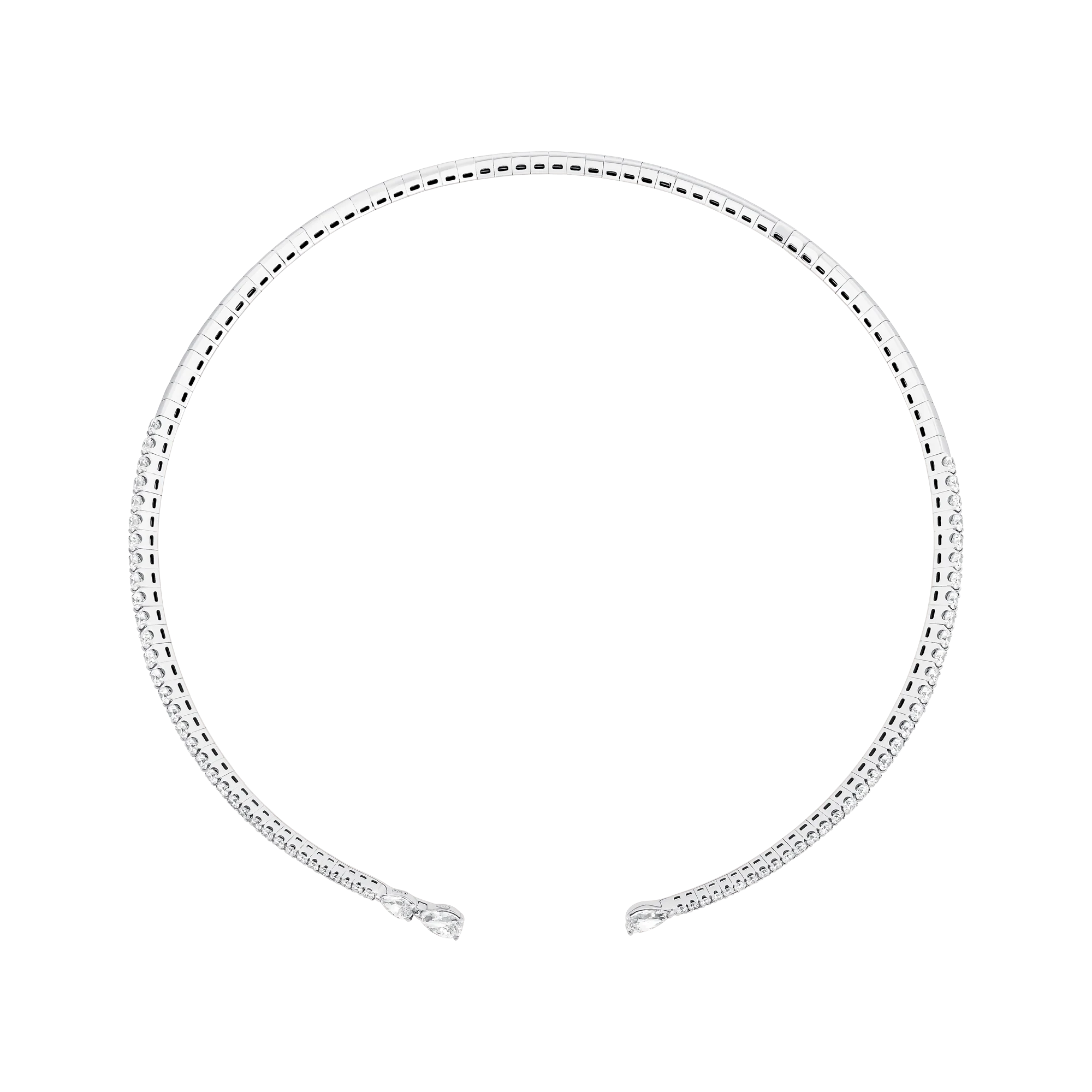 Collar de diamantes en oro blanco con diseño tipo omega.