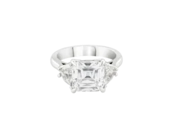 Anillo de compromiso con diamante corte radiant