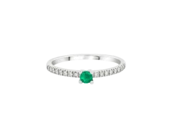 Anillo de esmeralda central