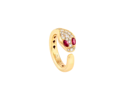 Anillo inspirado en la figura de serpiente